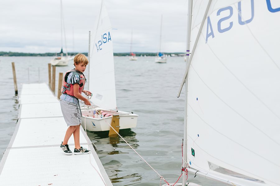 teaching kids how to sail